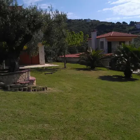 Case de vacanță The Olive House 2 *